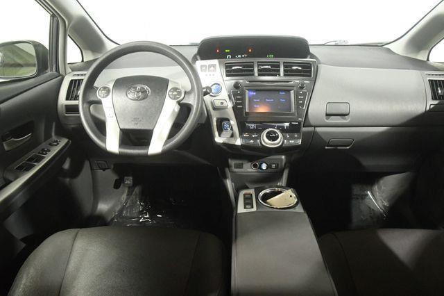 2014 Toyota Prius v Two photo