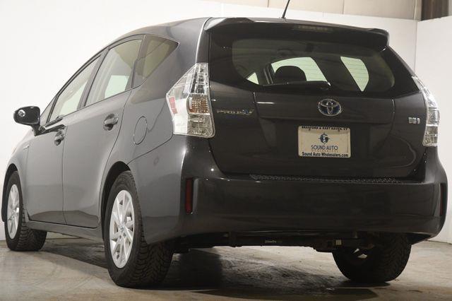 2014 Toyota Prius v Two photo