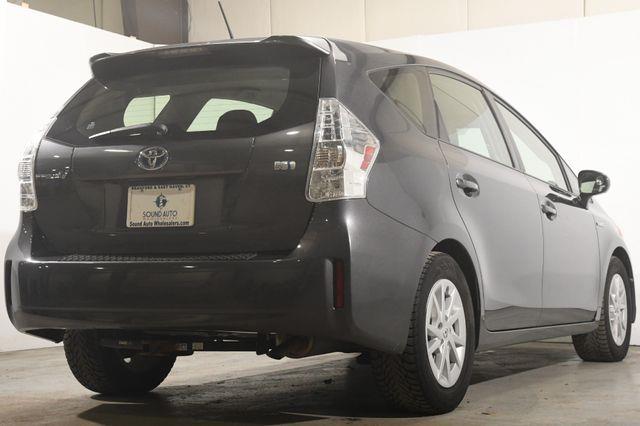 2014 Toyota Prius v Two photo