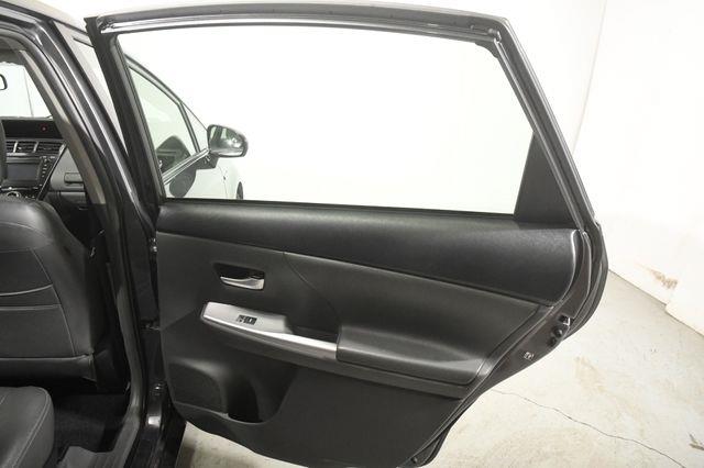 2014 Toyota Prius v Two photo