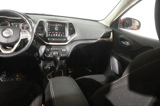 2016 Jeep Cherokee Latitude w/ Blind Spot/ Heated photo