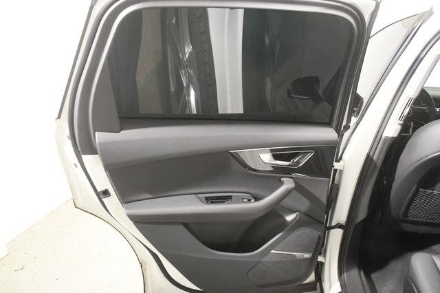 2020 Audi Q7 Premium Plus photo