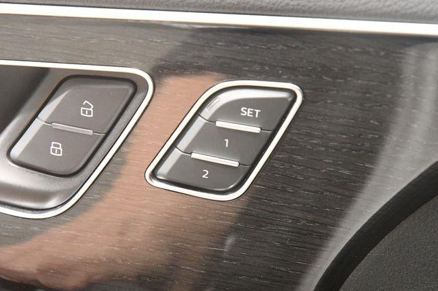2020 Audi Q7 Premium Plus photo