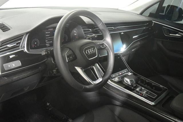 2020 Audi Q7 Premium Plus photo