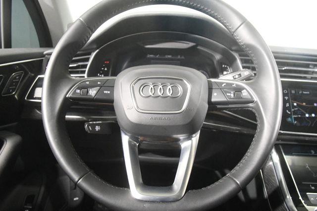 2020 Audi Q7 Premium Plus photo