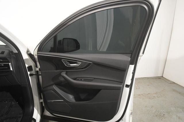 2020 Audi Q7 Premium Plus photo