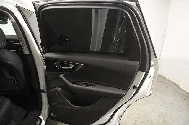 2020 Audi Q7 Premium Plus photo