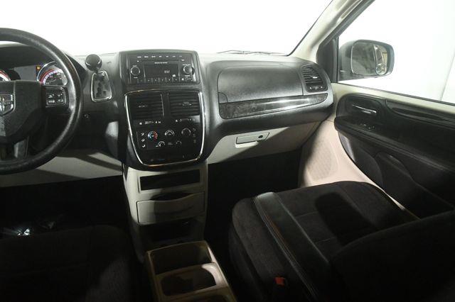 2013 Dodge Grand Caravan SE photo