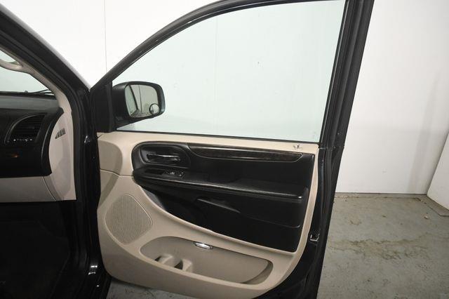 2013 Dodge Grand Caravan SE photo