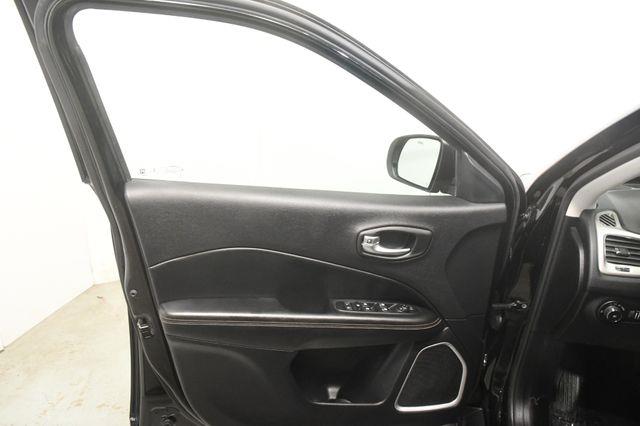 2018 Jeep Compass Latitude photo