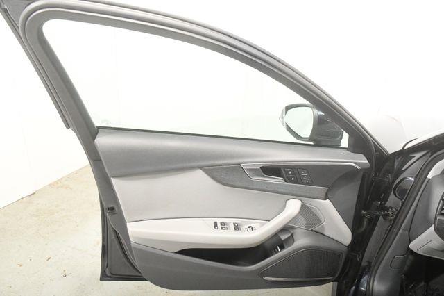 2018 Audi A4 Premium Plus w/ Virtual Cockpi photo