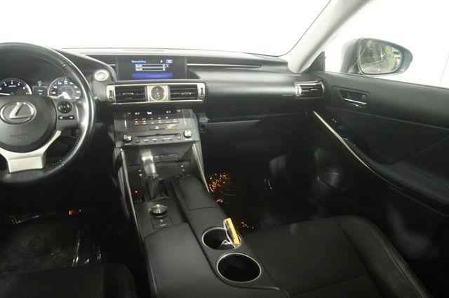 2015 Lexus IS ech photo