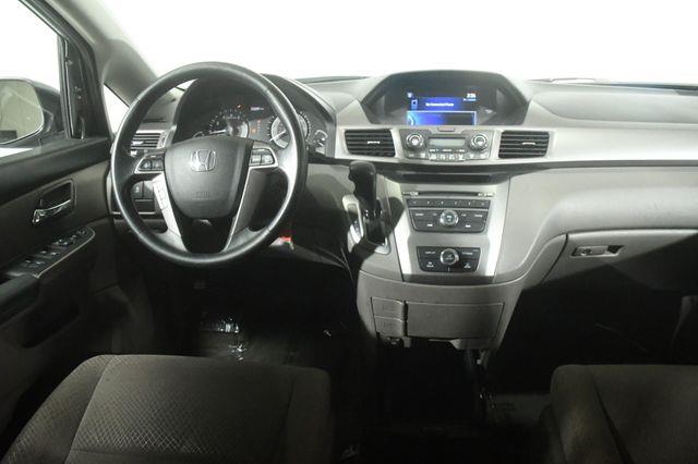 2017 Honda Odyssey LX photo