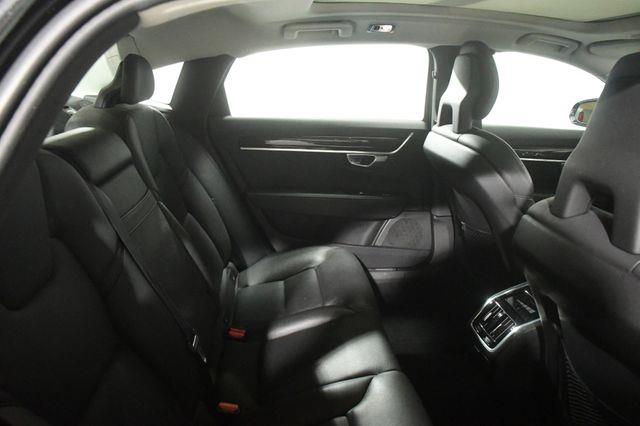 2018 Volvo S90 Momentum photo
