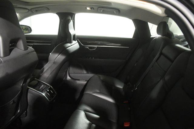 2018 Volvo S90 Momentum photo