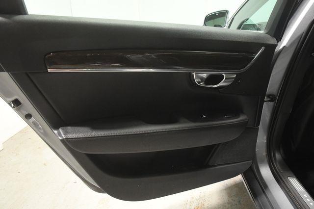 2018 Volvo S90 Momentum w/ Safety Tech photo