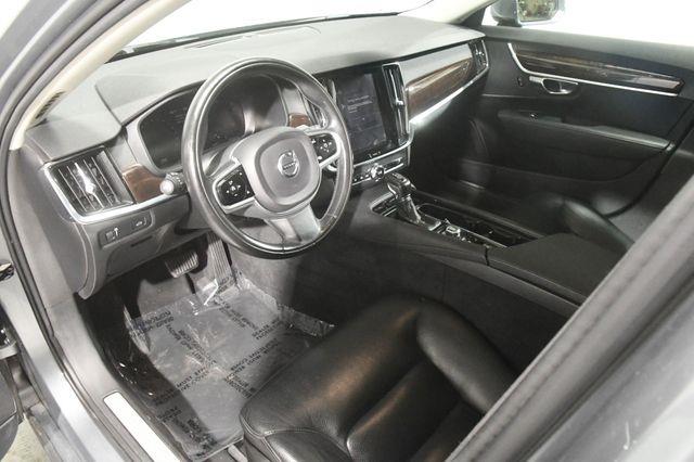 2018 Volvo S90 Momentum w/ Safety Tech photo