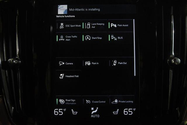 2018 Volvo S90 Momentum w/ Safety Tech photo