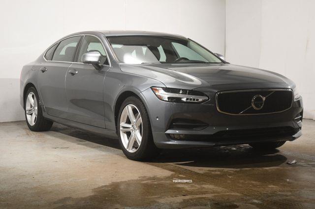2018 Volvo S90 Momentum w/ Safety Tech photo
