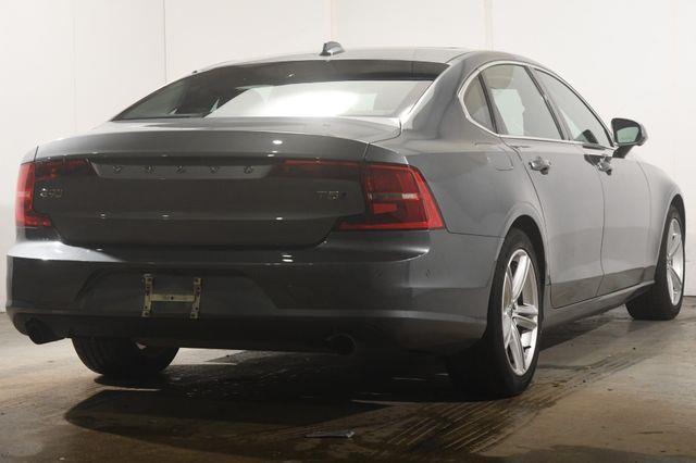 2018 Volvo S90 Momentum w/ Safety Tech photo