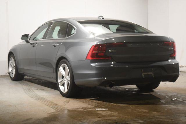 2018 Volvo S90 Momentum w/ Safety Tech photo