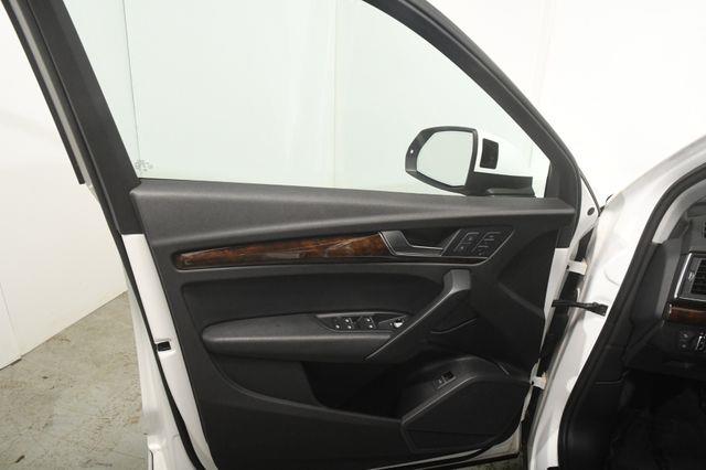 2018 Audi Q5 Tech Premium Plus w/ Virual Co photo