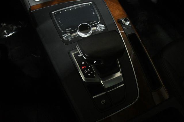 2018 Audi Q5 Tech Premium Plus w/ Virual Co photo