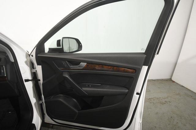 2018 Audi Q5 Tech Premium Plus w/ Virual Co photo