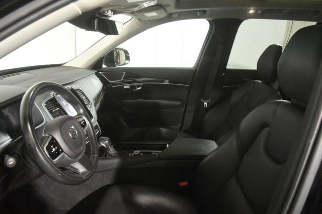 2018 Volvo XC90 Momentum w/ Safety Tech photo