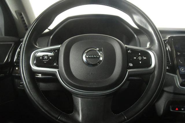 2018 Volvo XC90 Momentum w/ Safety Tech photo