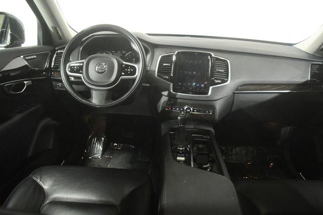 2018 Volvo XC90 Momentum w/ Safety Tech photo