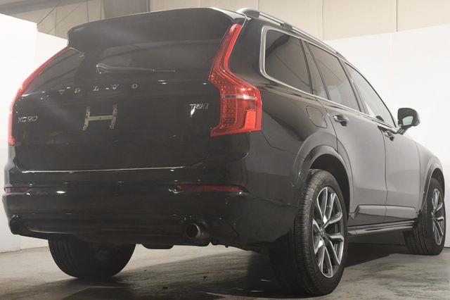 2018 Volvo XC90 Momentum w/ Safety Tech photo