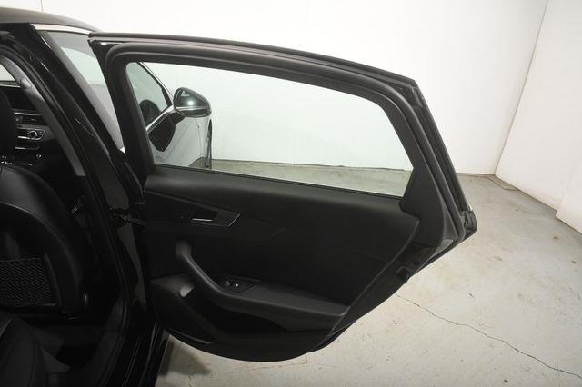 2018 Audi A4 Premium Plus w/ Virtual Cockpi photo