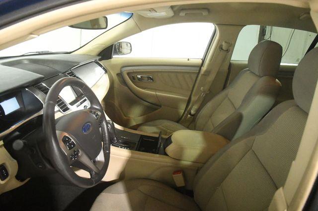 2015 Ford Taurus SEL photo