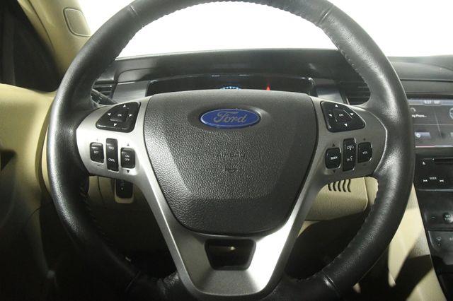 2015 Ford Taurus SEL photo