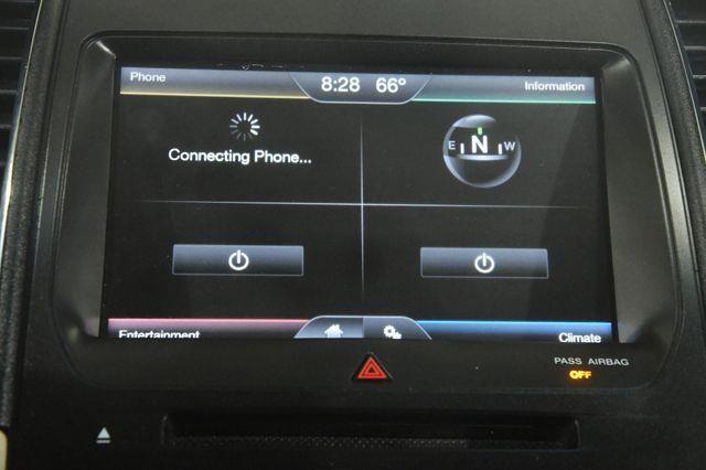 2015 Ford Taurus SEL photo
