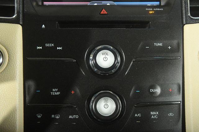 2015 Ford Taurus SEL photo