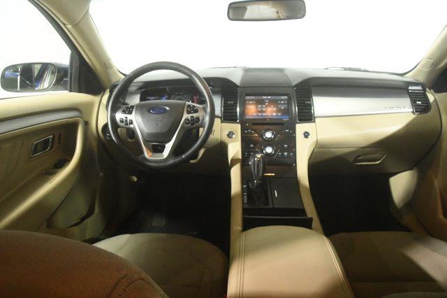 2015 Ford Taurus SEL photo