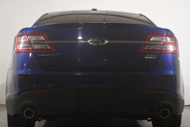 2015 Ford Taurus SEL photo