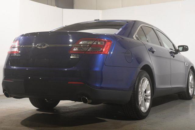 2015 Ford Taurus SEL photo