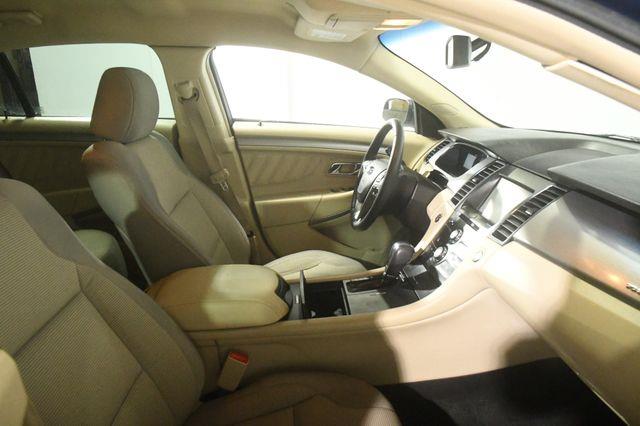 2015 Ford Taurus SEL photo