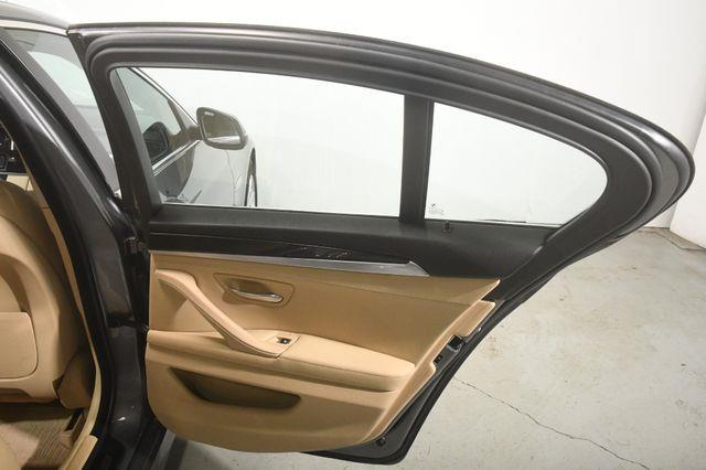 2015 BMW 5-Series 528i Xdrive w/ Nav/ Safety / C photo