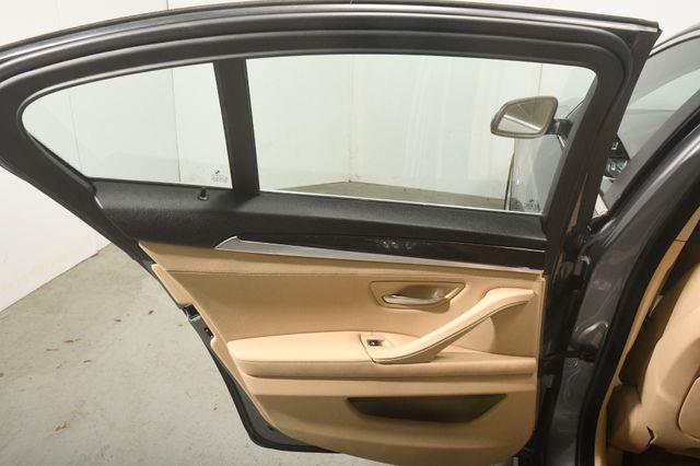 2015 BMW 5-Series 528i Xdrive w/ Nav/ Safety / C photo