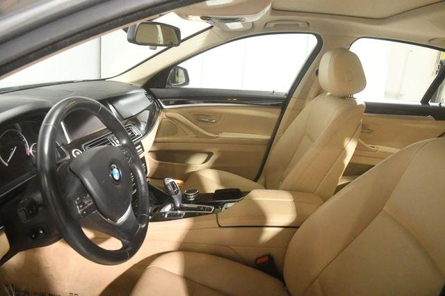 2015 BMW 5-Series 528i Xdrive w/ Nav/ Safety / C photo