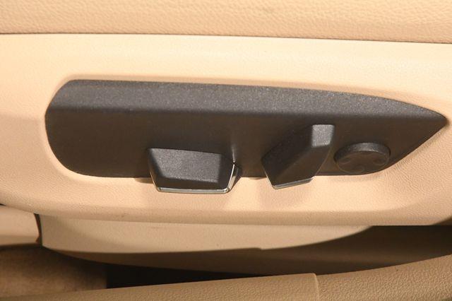 2015 BMW 5-Series 528i Xdrive w/ Nav/ Safety / C photo