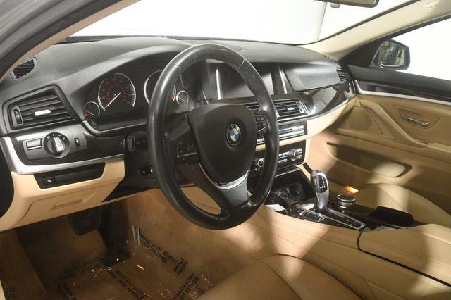 2015 BMW 5-Series 528i Xdrive w/ Nav/ Safety / C photo