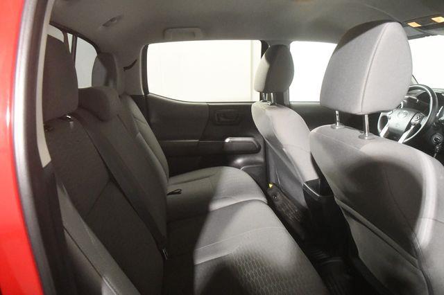 2019 Toyota Tacoma SR5 photo