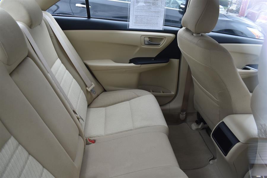 2015 Toyota Camry 4dr Sdn I4 Auto LE (Natl) photo