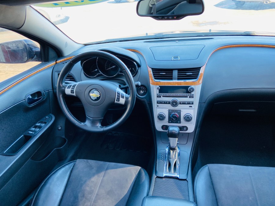 2011 Chevrolet Malibu LT photo