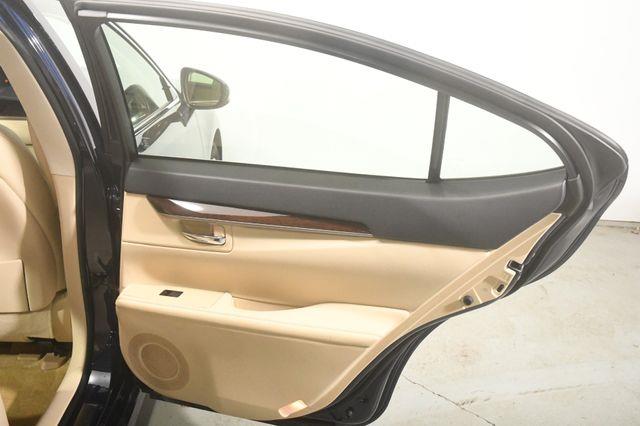 2013 Lexus ES 350 photo